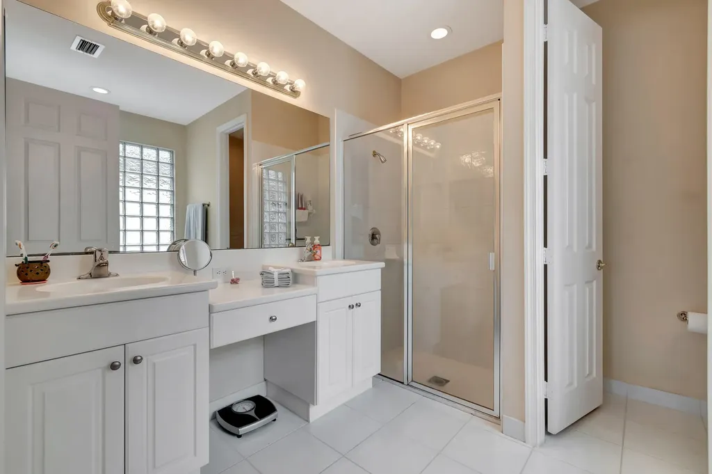 9635 Sandpiper Shores Way West Palm Beach FL 33411