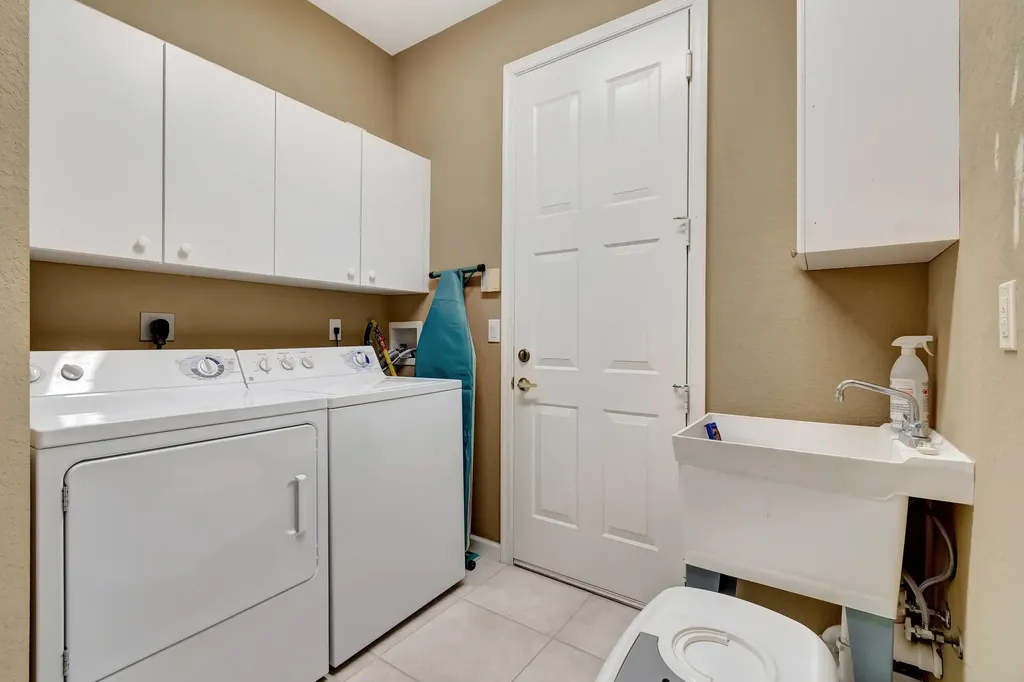 9635 Sandpiper Shores Way West Palm Beach FL 33411
