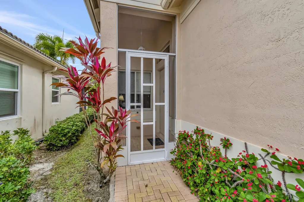 9635 Sandpiper Shores Way West Palm Beach FL 33411