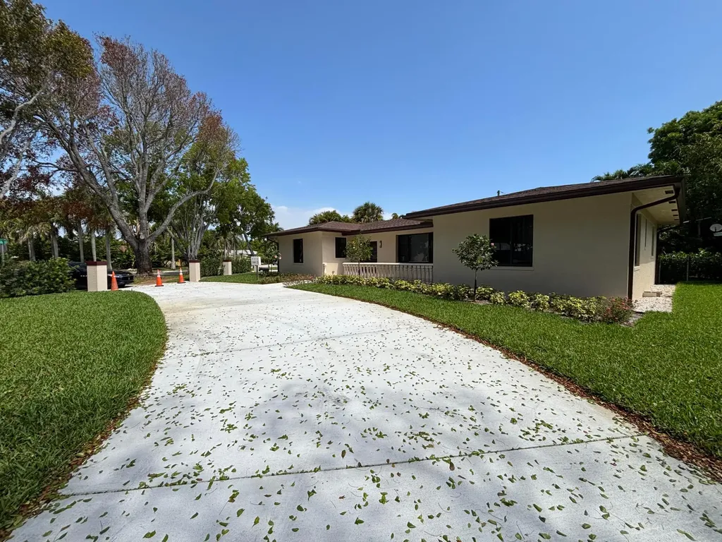 135 E Ilex Drive Lake Park FL 33403