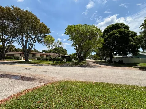 135 E Ilex Drive Lake Park FL 33403