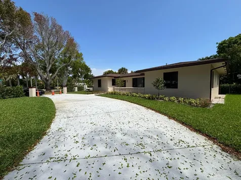 135 E Ilex Drive Lake Park FL 33403
