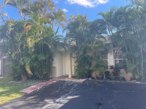 19823 NW 64th Place Hialeah FL 33015