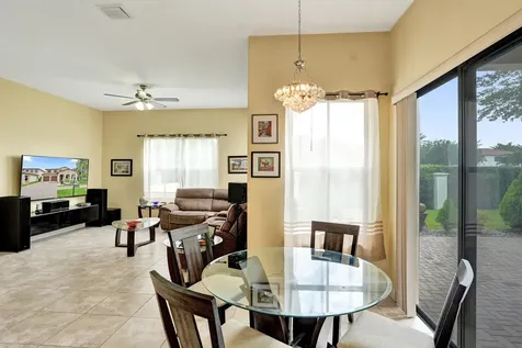 8541 NW 38th Street Cooper City FL 33024