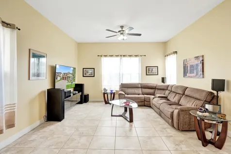 8541 NW 38th Street Cooper City FL 33024