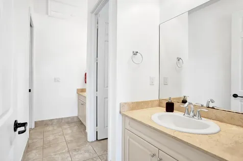 8541 NW 38th Street Cooper City FL 33024