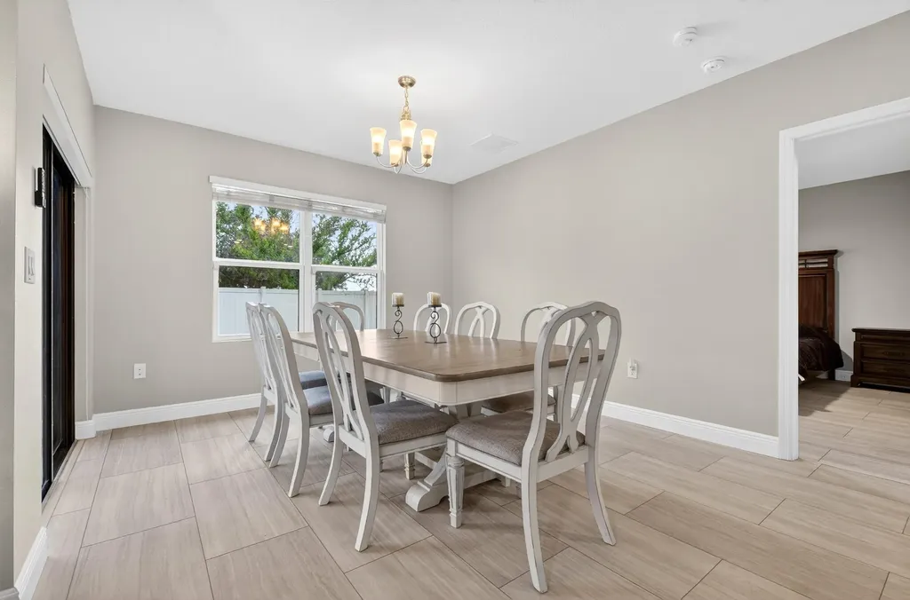 6109 NW Regent Street Port St Lucie FL 34983