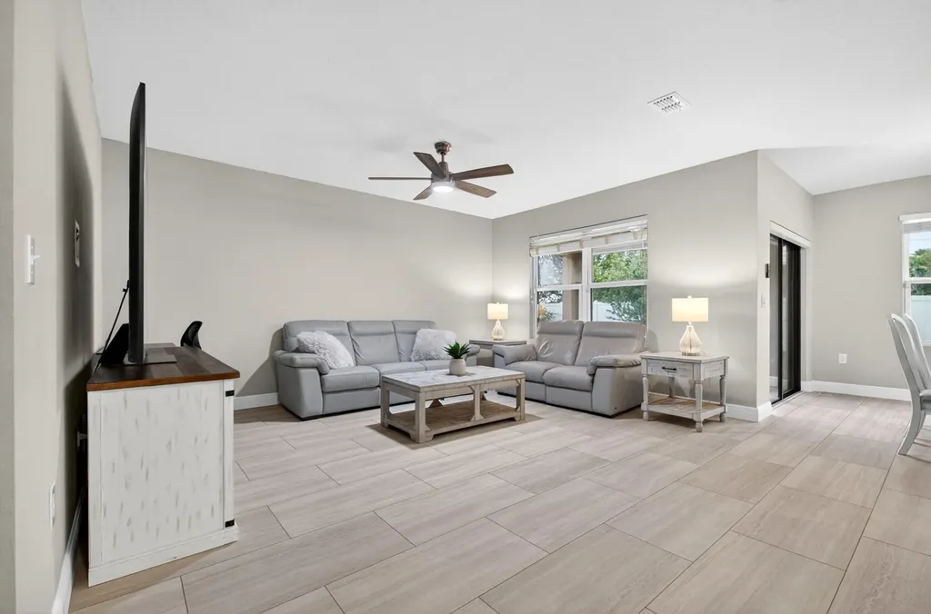 6109 NW Regent Street Port St Lucie FL 34983