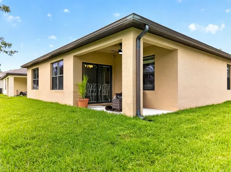6109 NW Regent Street Port St Lucie FL 34983