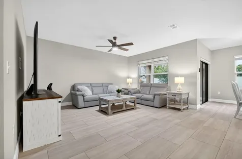 6109 NW Regent Street Port St Lucie FL 34983