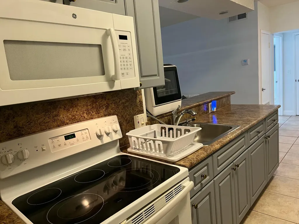 2200 S Ocean Drive Hollywood FL 33019