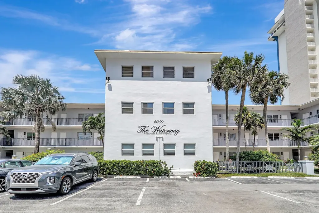2200 S Ocean Drive Hollywood FL 33019