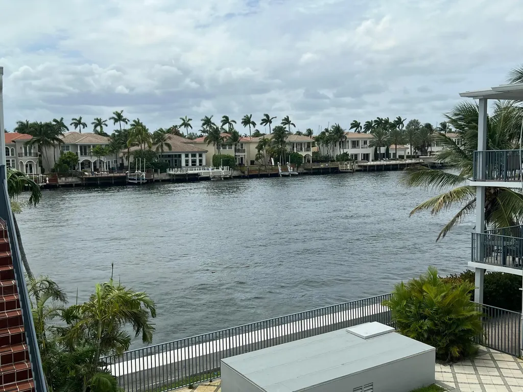 2200 S Ocean Drive Hollywood FL 33019
