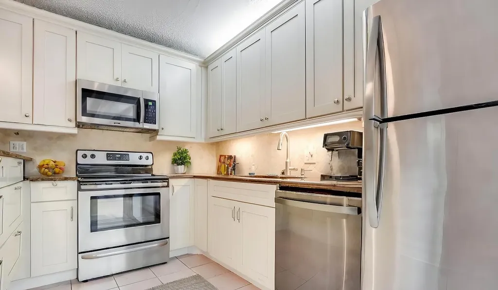 121 1st Lane Palm Beach Gardens FL 33418