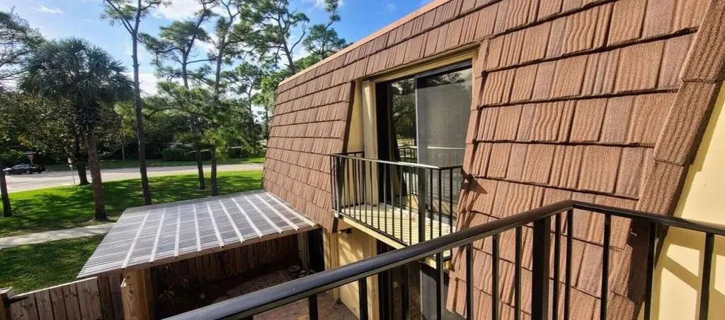 121 1st Lane Palm Beach Gardens FL 33418