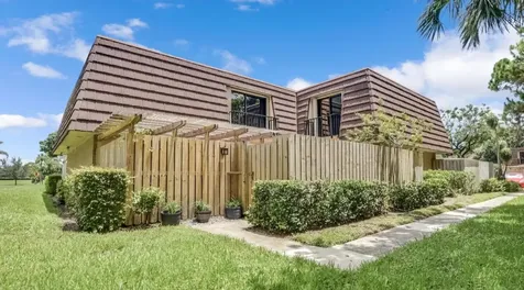 121 1st Lane Palm Beach Gardens FL 33418