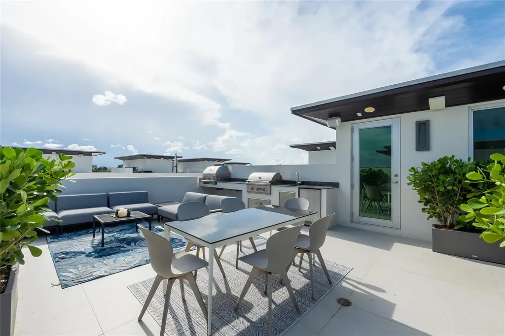 244 Garden Court Lauderdale By The Sea FL 33308