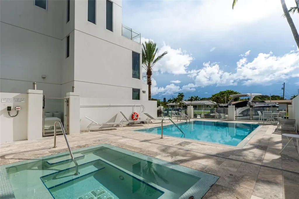 244 Garden Court Lauderdale By The Sea FL 33308