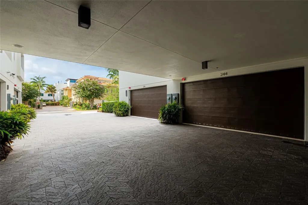 244 Garden Court Lauderdale By The Sea FL 33308