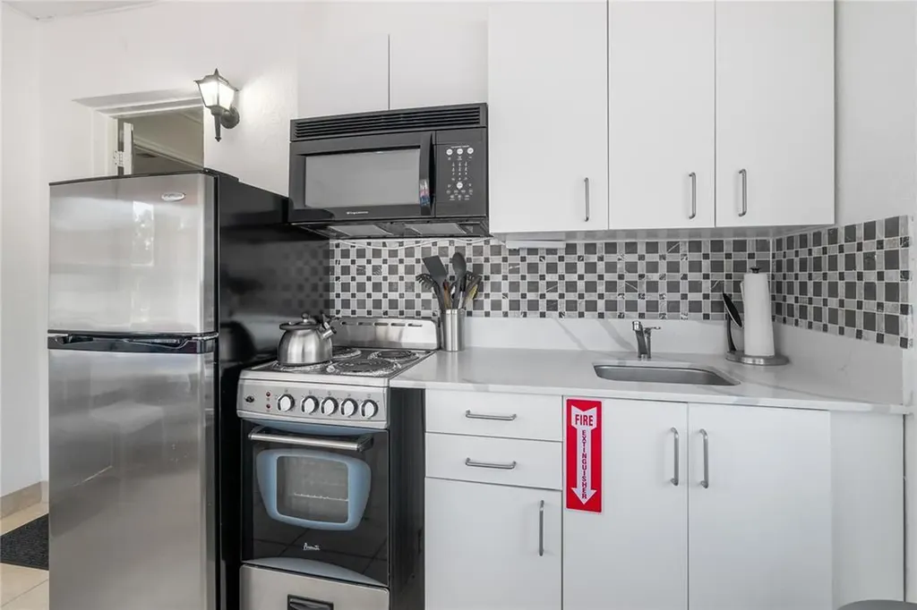 2625 NE 13th Court Fort Lauderdale FL 33304