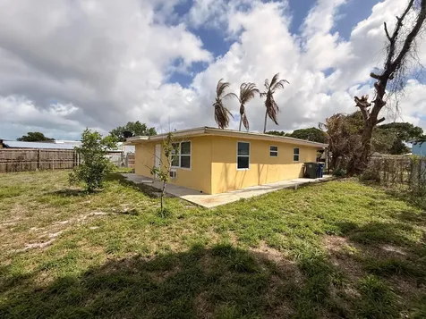 1604 Zephyr Avenue Fort Pierce FL 34982