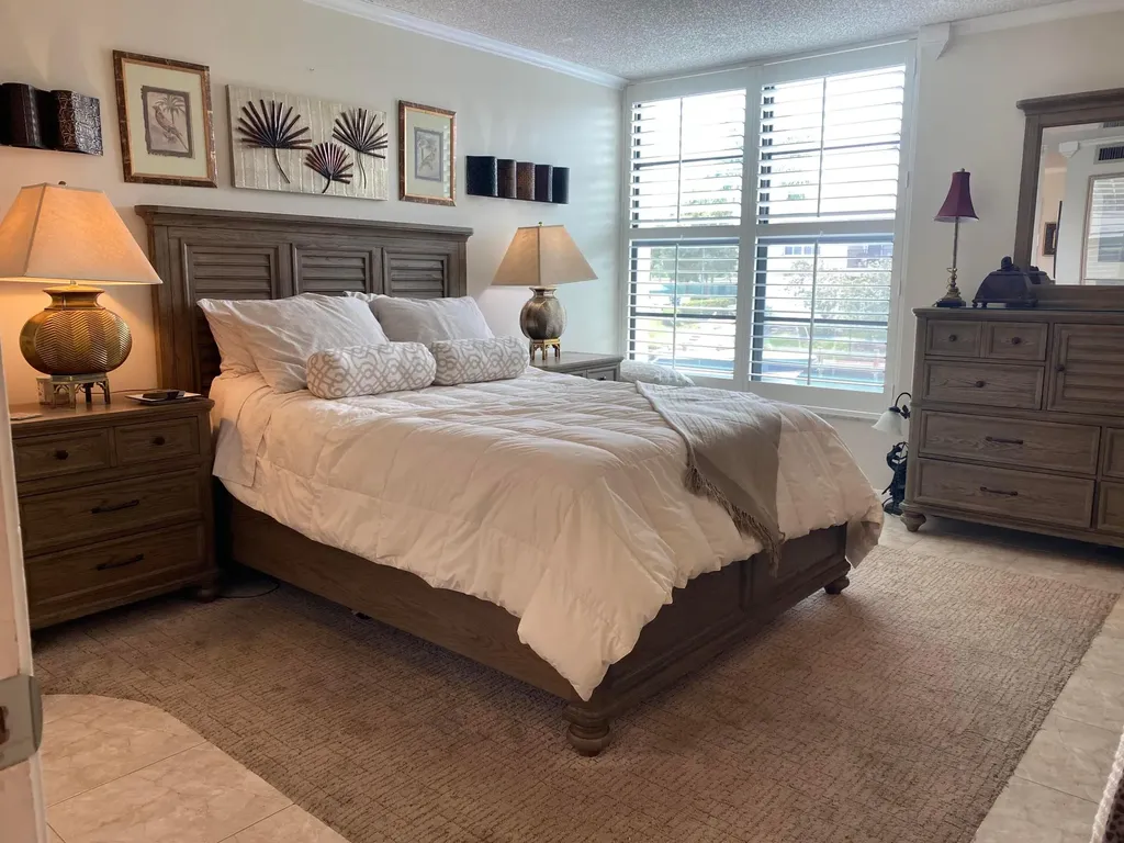 1 Royal Palm Way Boca Raton FL 33432