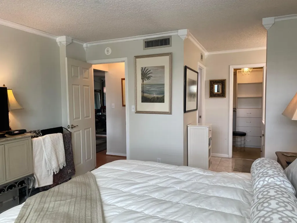 1 Royal Palm Way Boca Raton FL 33432