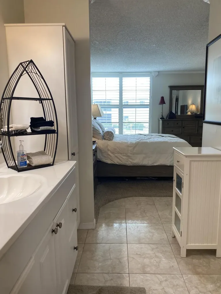 1 Royal Palm Way Boca Raton FL 33432