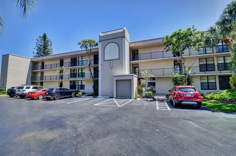 1 Royal Palm Way Boca Raton FL 33432