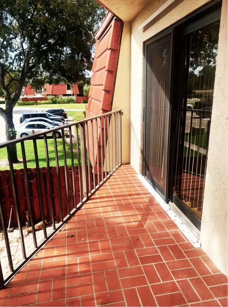 3915 Victoria Drive NE West Palm Beach FL 33406