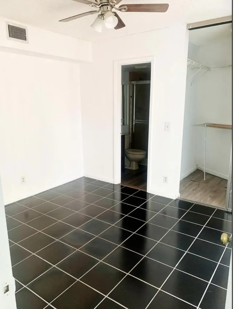 3915 Victoria Drive NE West Palm Beach FL 33406