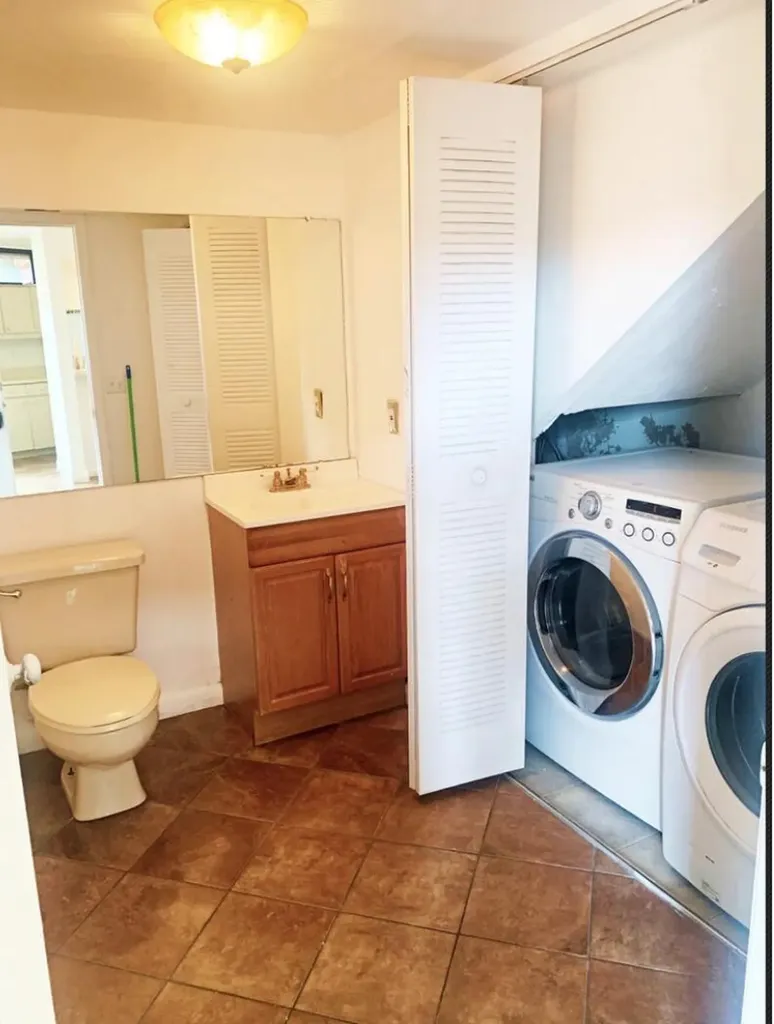 3915 Victoria Drive NE West Palm Beach FL 33406