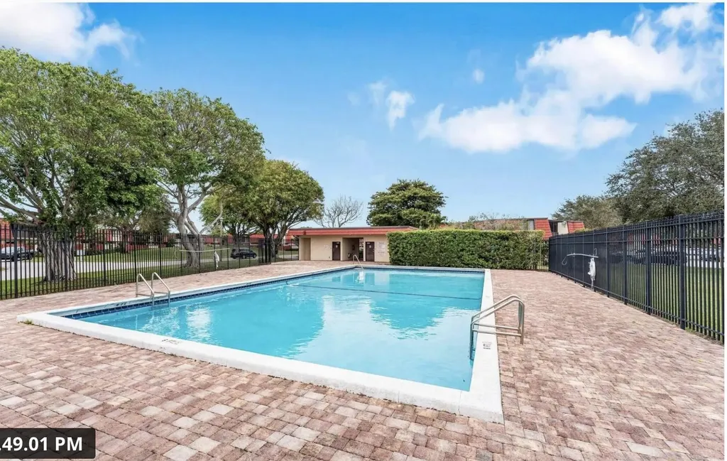 3915 Victoria Drive NE West Palm Beach FL 33406