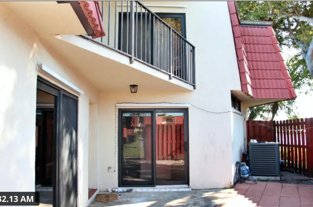 3915 Victoria Drive NE West Palm Beach FL 33406