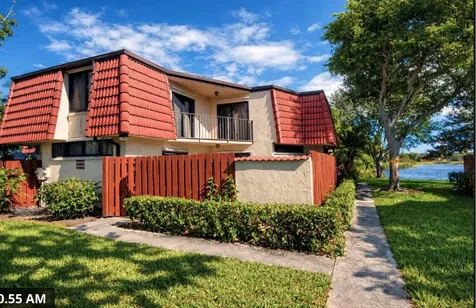 3915 Victoria Drive NE West Palm Beach FL 33406