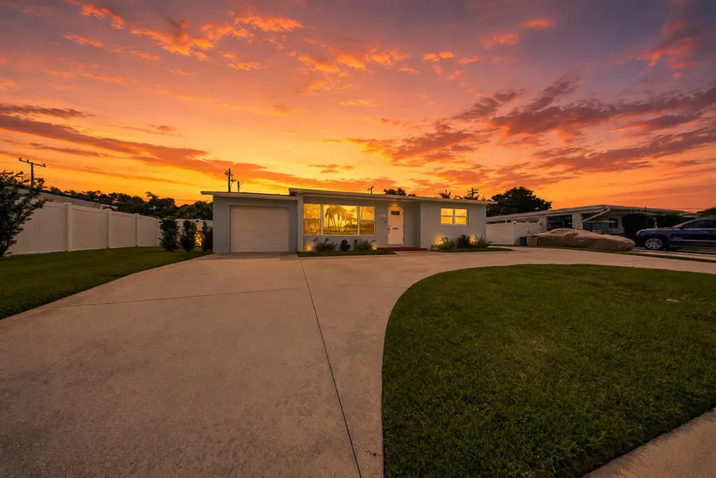 648 Eastwind Drive North Palm Beach FL 33408