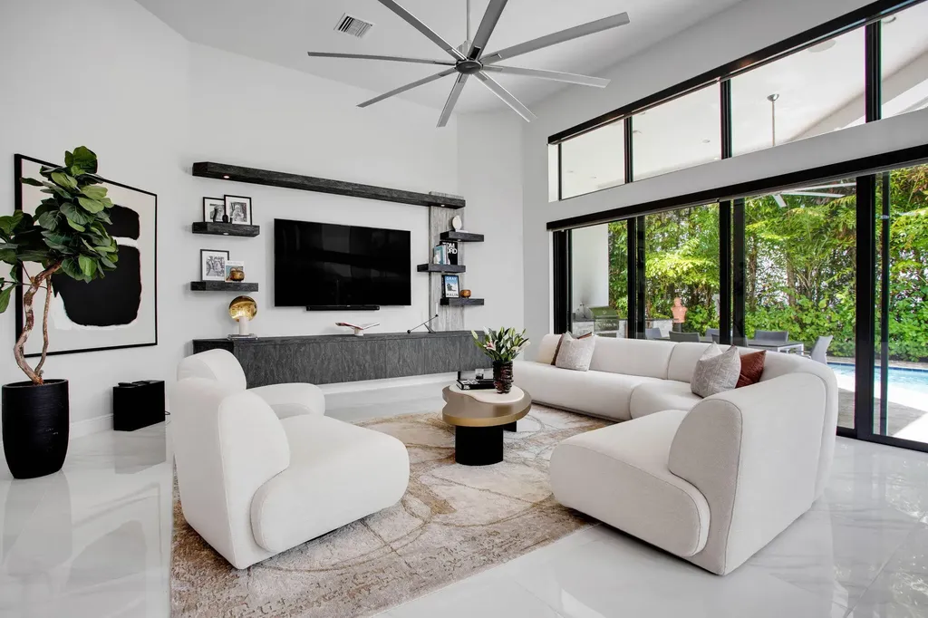 6903 NW 28th Avenue Boca Raton FL 33496