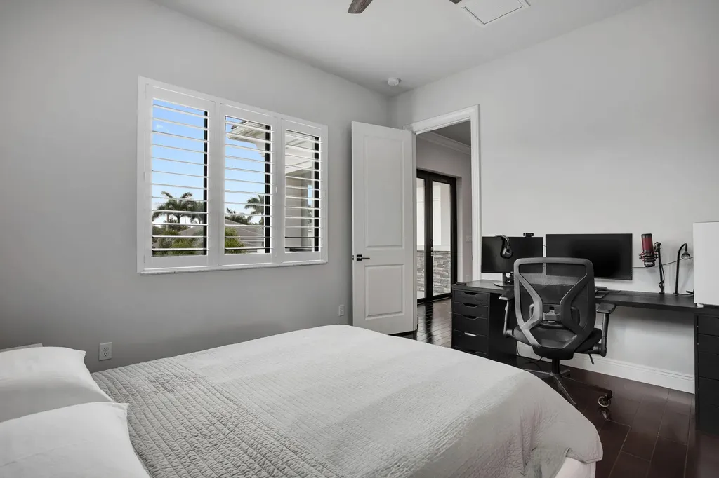 6903 NW 28th Avenue Boca Raton FL 33496