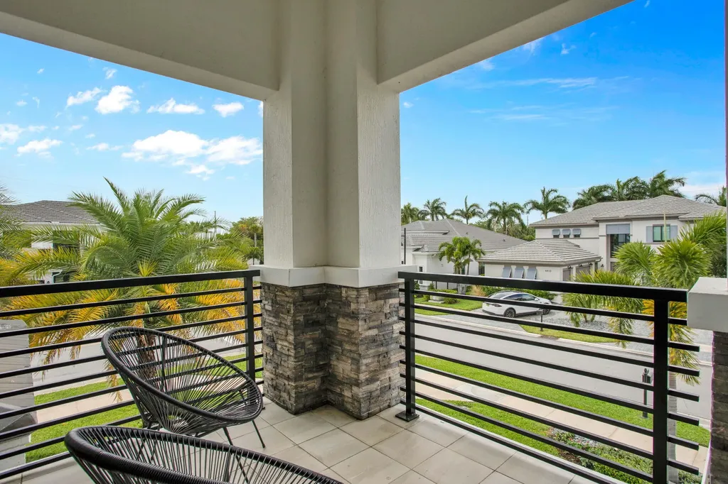 6903 NW 28th Avenue Boca Raton FL 33496