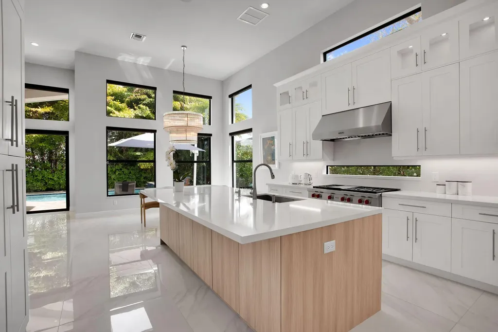 6903 NW 28th Avenue Boca Raton FL 33496