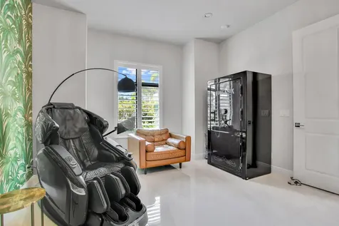 6903 NW 28th Avenue Boca Raton FL 33496
