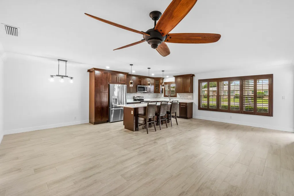 180 N High Point Boynton Beach FL 33435