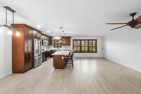 180 N High Point Boynton Beach FL 33435
