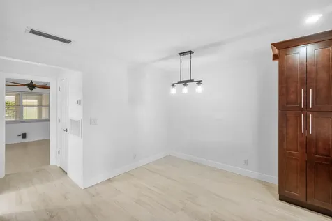 180 N High Point Boynton Beach FL 33435
