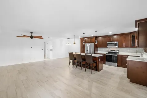 180 N High Point Boynton Beach FL 33435