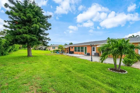180 N High Point Boynton Beach FL 33435
