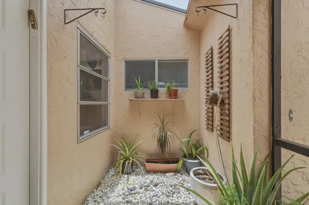 8128 Summerbreeze Lane Boca Raton FL 33496