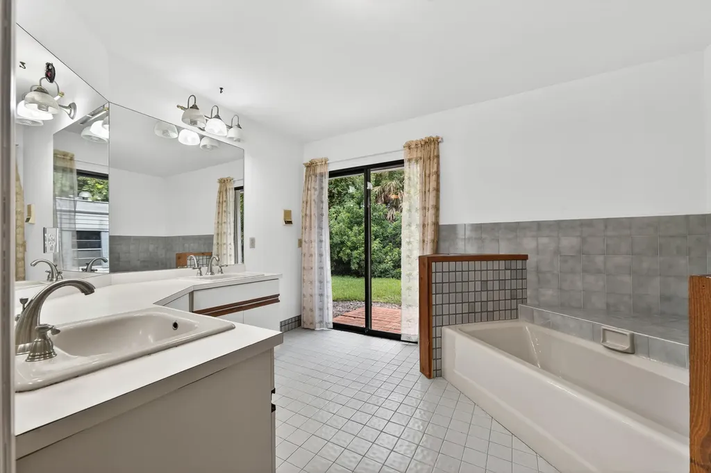 441 NE Town Terrace Jensen Beach FL 34957