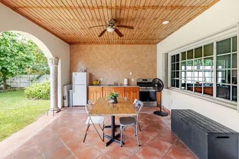 150 NE 146th Street NE Miami FL 33161