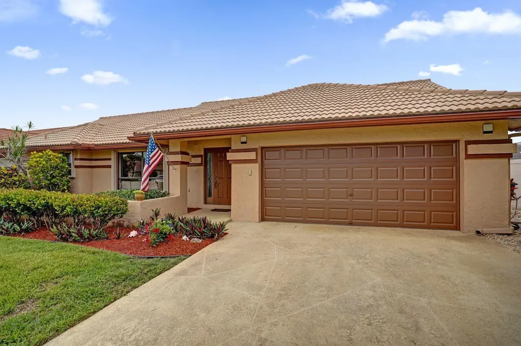 6063 Sunberry Circle Boynton Beach FL 33437